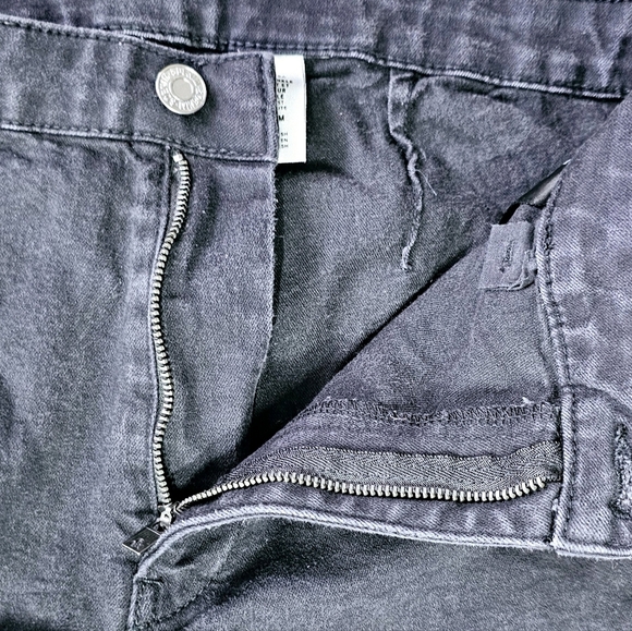 Size 31 H&M Black Skinny Ankle Jeans - Picture 3 of 6